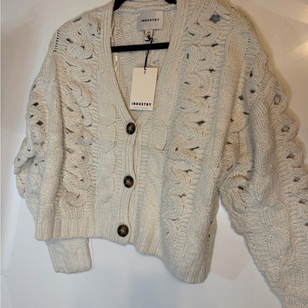 New Industry Women's Cream V-Neck Cable Knit Crop Sweater